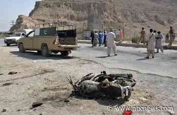 Suicide attack by Pakistan's Taliban kills at least 4, injures 20