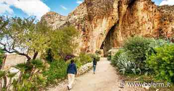 Un villaggio fermo nel tempo nascosto tra due montagne: è il borgo della Grotta Mangiapane - Balarm.it