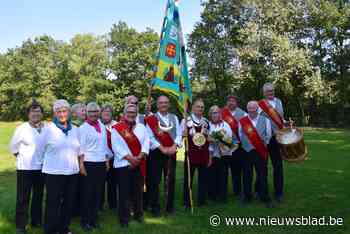 Gui Hermans kroont zich tot nieuwe koning Sint-Sebastiaansgilde