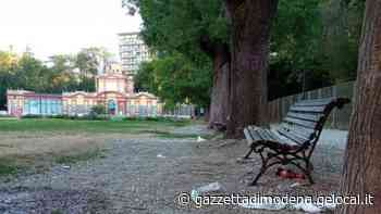 Modena. I rifiuti del Giardino Ducale dopo le sbronze del sabato - La Gazzetta di Modena