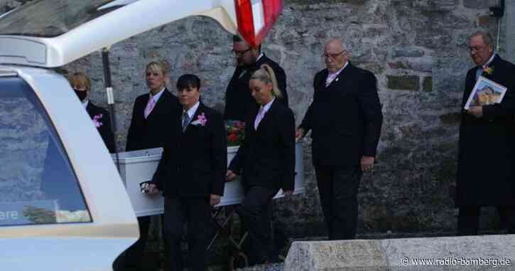 Hunderte trauern um Opfer des Amoklaufs von Plymouth