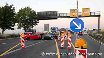 Kaum ist die Verkehrsführung geändert, kracht es an der Breitenhofkreuzung