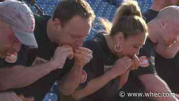 Miki Sudo beats competitive eating legend Joey Chestnut in Buffalo wing eating contest