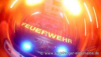 Autoreifen brennen neben den Bahngleisen in Bobingen - Augsburger Allgemeine