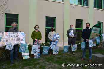 Gemeentelijke bibliotheek blaast veertig kaarsjes uit
