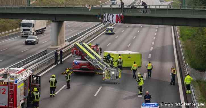 IAA-Gegner blockieren zum Messestart Autobahnen