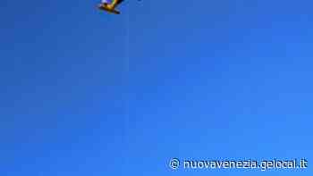 Caorle, un ragazzo sta affogando in acqua Un marinaio lo soccorre, ma è grave - la Nuova di Venezia