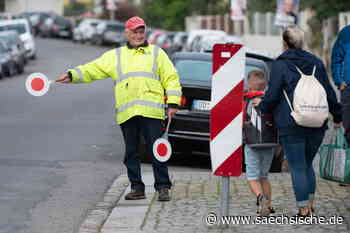 Dresden: Warum Dresdens ältester Schulweghelfer Kult ist - Sächsische.de