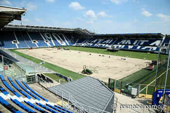 Gewiss Stadium, i lavori di rizollatura procedono spediti: già posata metà erba - Prima Bergamo