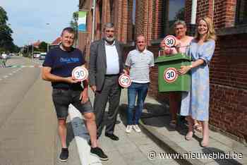 Malle mobiliseert inwoners om te stickeren voor verkeersveiligheid