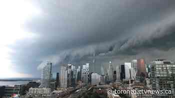 Severe weather system hammers southern Ontario, leaves thousands without power
