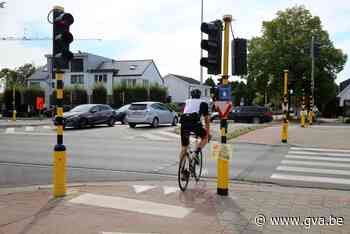 “Fietsers en voetgangers blijven in conflict met rechts afslaand verkeer” - Gazet van Antwerpen