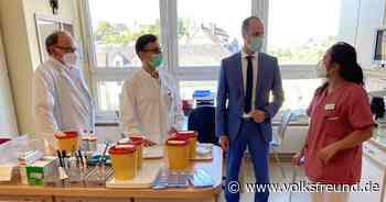 Gesundheitsminister Clemens Hoch (SPD) besucht das Krankenhaus Daun - Trierischer Volksfreund