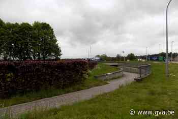 Buren Turnhoutsebaan kanten zich tegen 20 meter hoog kantoor... (Kasterlee) - Gazet van Antwerpen Mobile - Gazet van Antwerpen