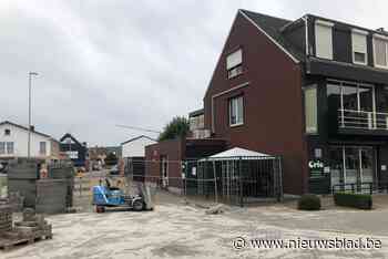 Aannemer werkt aansluiting Cardijnstraat verder af - Het Nieuwsblad