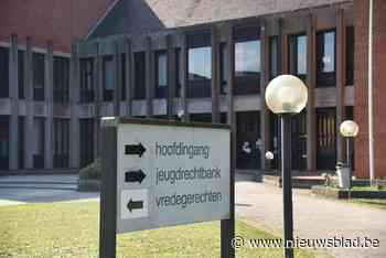 ‘Loverboy’ riskeert elf jaar cel voor seksuele uitbuiting tienermeisjes: “Hoe meer gokschulden hij had, hoe meer ze moesten presteren”