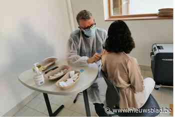 Eerste prikken gezet op Atheneum: “We hebben 15% van niet-gevaccineerde leerlingen bereikt” - Het Nieuwsblad