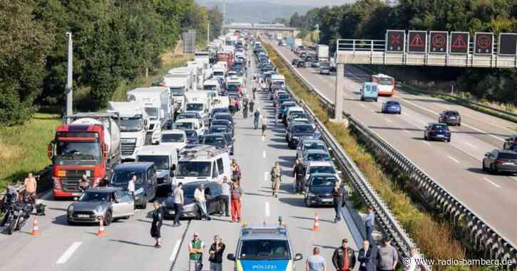 IAA-Gegner müssen nach Blockade von Autobahnen in Haft