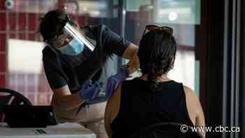 Unvaccinated Torontonians 7 times more likely to get COVID-19, city's medical officer says