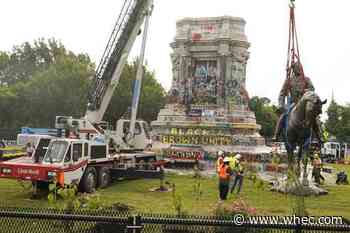 Gen. Lee statue comes down in former Confederate capital