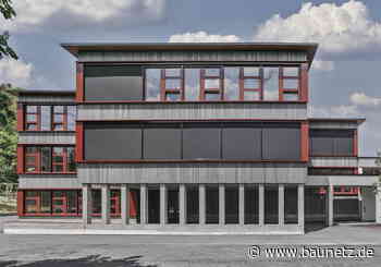 Umgang mit den 1970ern - Schulhaussanierung und Anbau bei Zürich von Oxid - BauNetz.de