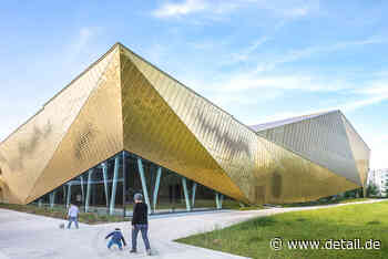 Abstrahiertes Bergmassiv: Sportzentrum La Fontaine nahe Paris - DETAIL.de - das Architektur und Bau-Portal