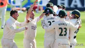 County Championship: Nottinghamshire go top by beating Lancashire