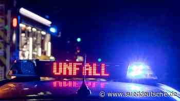 Mit dem Auto gegen einen Baum geprallt - Süddeutsche Zeitung