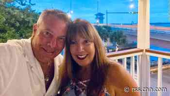 His wife was in the ICU with Covid-19, so he stood outside for 10 days with a sign saying, 'I love you'