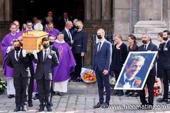 Alain Delon et la famille du cinéma au dernier adieu de Belmondo