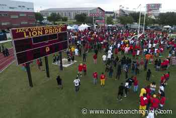 Houston ISD trustees approve renaming Yates football field after George Floyd - Houston Chronicle
