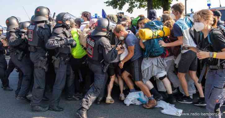 IAA-Proteste: Zusammenstöße, Pfefferspray und Hausbesetzung