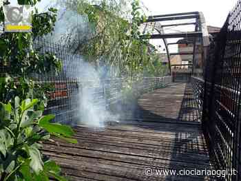 Incendio divampa sul ponte lamellare: soccorritori sul posto - ciociariaoggi.it
