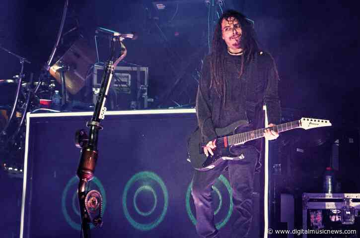Two Members of Korn Test Positive for COVID, Tour Goes On