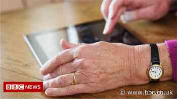 Delays in state pension payments 'causing anxiety'