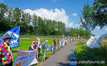 Friedensgruppe Daun bei Menschenkette am Fliegerhorst Büchel dabei - Trierischer Volksfreund