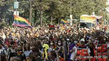 "Dresden kann bunt" - Tausende ziehen beim CSD durch die Innenstadt | MDR.DE - MDR