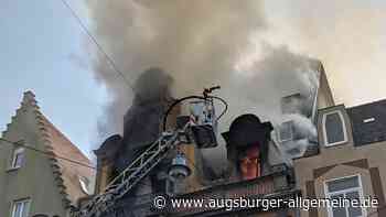 Löscharbeiten in Karolinenstraße dauern an - Haus soll abgerissen werden