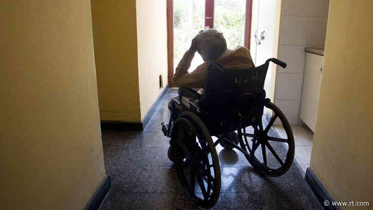 Minnesota nursing home teenage aides caught having fun while STRIPPING & TWERKING in front of resident with dementia – media