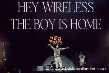 Drake makes surprise appearance at Wireless Festival