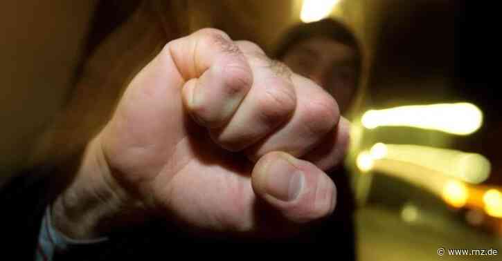 Mannheim:  Personengruppe attackiert zwei Männer auf Nachhauseweg mit Gürteln