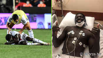 Ex-speler Anderlecht zakt in elkaar op veld, foto uit ziekenhuis stelt fans gerust - sporza.be