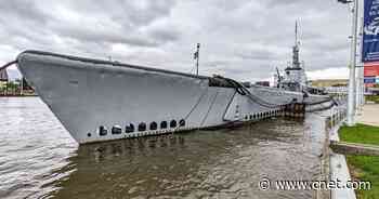 Submarine in a lake? Exploring the USS Cobia and the Wisconsin Maritime Museum     - CNET