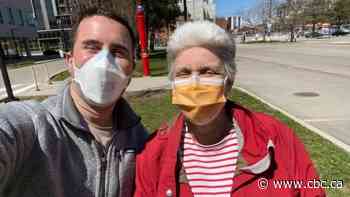 Meet the doctors walking Hamilton's streets offering COVID-19 vaccines to anyone who wants one