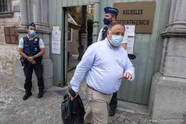 Coronascepticus daagt Marc Van Ranst uit op straat: “Waarom bent u zo'n pathologische leugenaar?” - Het Nieuwsblad