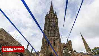 Ribbons join faith buildings in Coventry City of Culture - BBC News