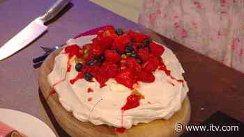 Shivi's Perfect Pavlova | Food - ITV News