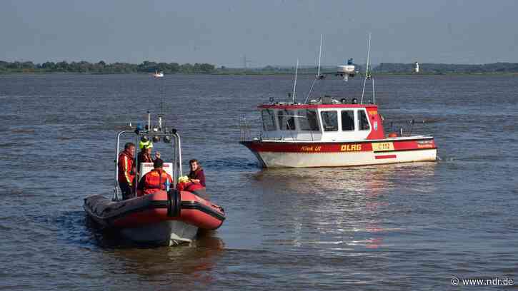 Stade: Mann springt in die Schwinge und ertrinkt - NDR.de