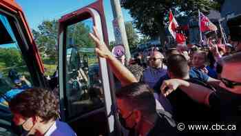 Former People's Party of Canada riding president charged after gravel thrown at Trudeau