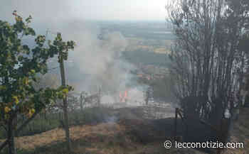 Incendio sulle colline di Montevecchia: in azione anche l'elicottero - Lecco Notizie